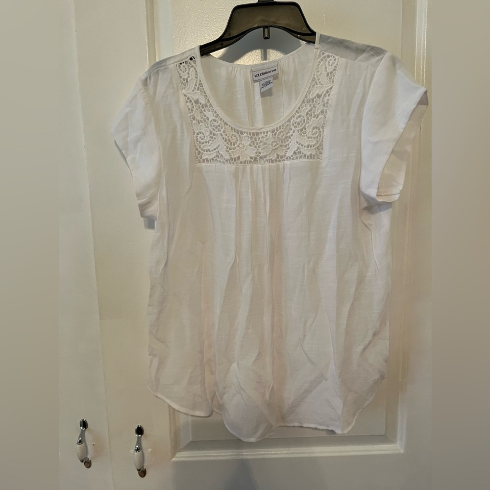 Liz Claiborne White Lace Accent Blouse. Size large.